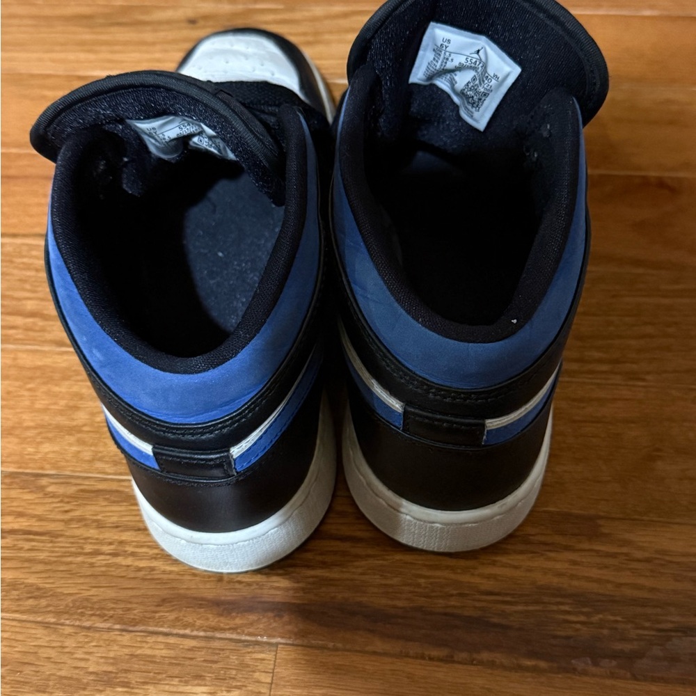 Jordan retro 1 Black and White Sneakers size 6 - Picture 3 of 4